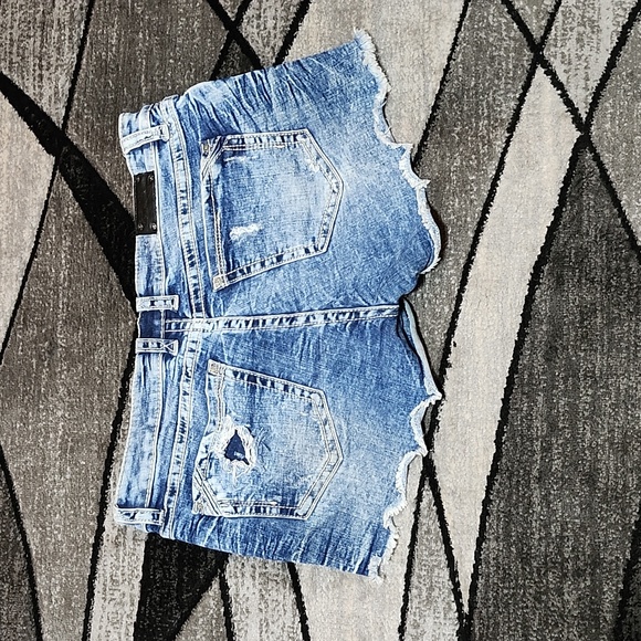 BUCKLE BLACK FIT NO. 53 DISTRESSED EMBROIDERED RAW-EDGE DENIM JEAN SHORT… - Picture 1 of 14